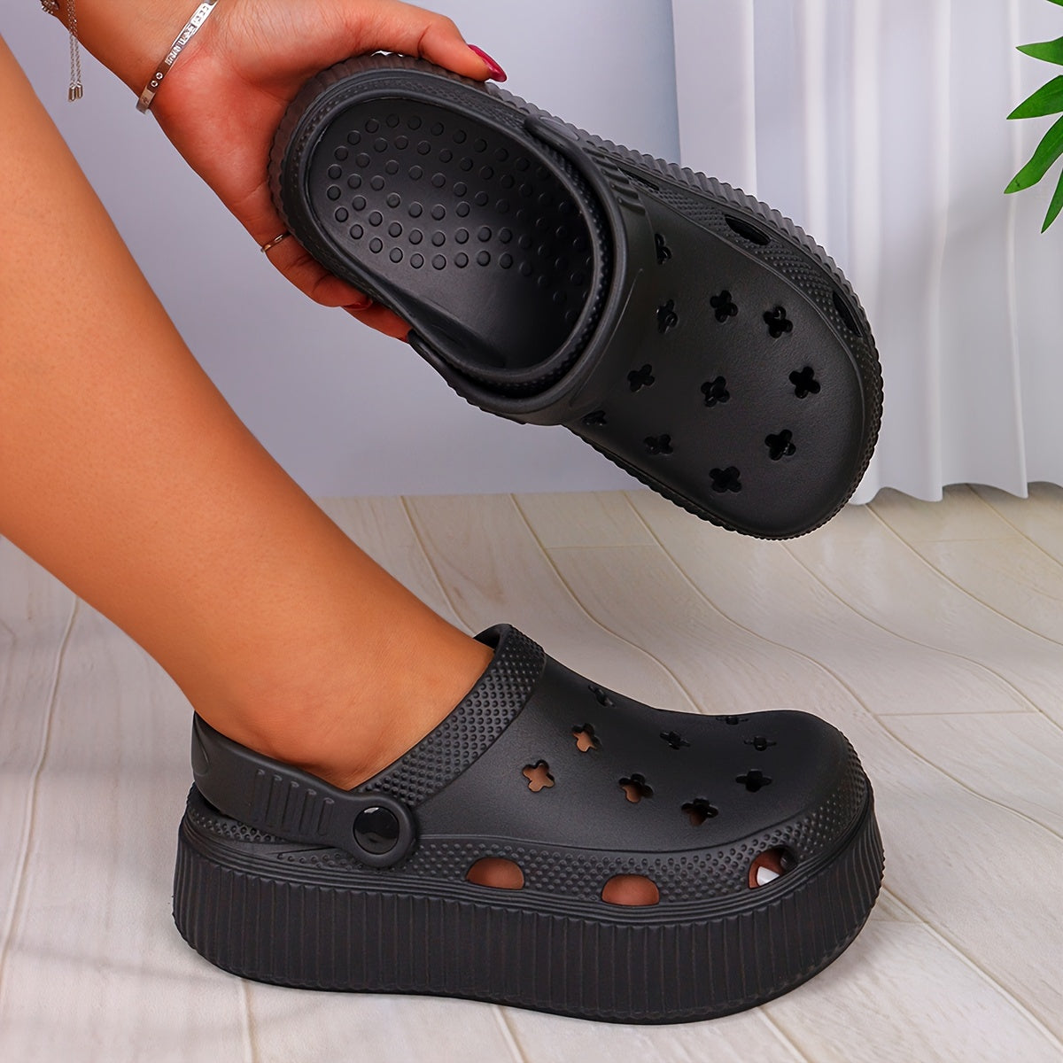 Orthopedic black clogs - Lara