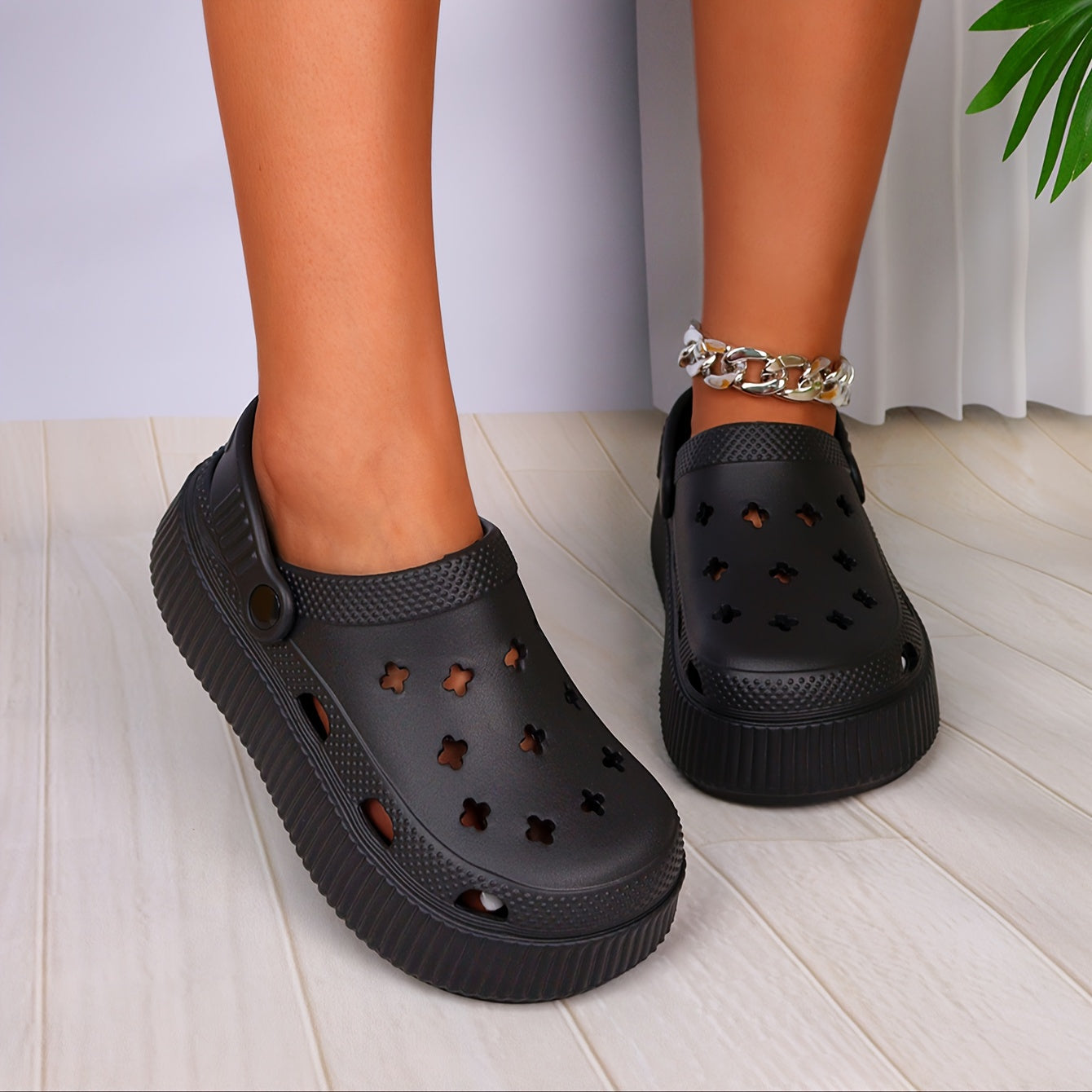 Orthopedic black clogs - Lara