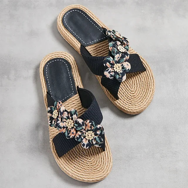 Orthopedische Stro Sandalen met Zwarte Bloemen - Eva