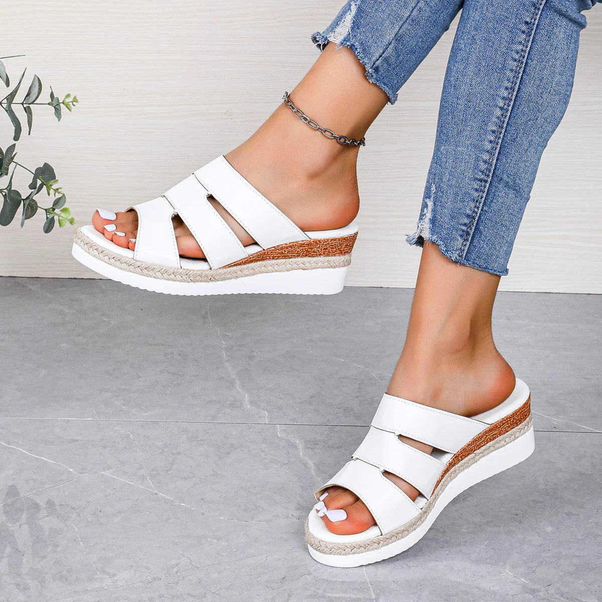 Anna - Orthopedische Zwarte Slip-On Sandalen